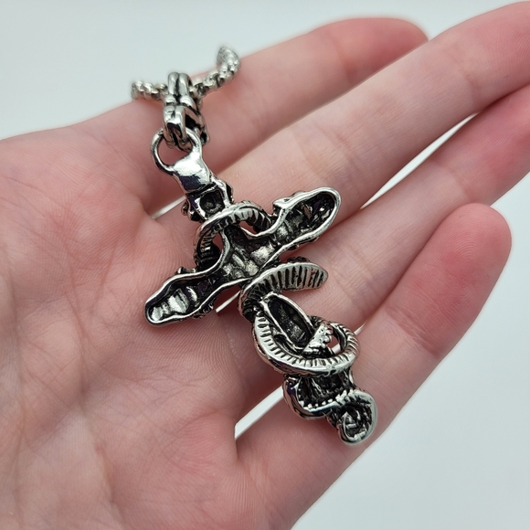 Stainless steel cross necklace - Picture 3 of 3